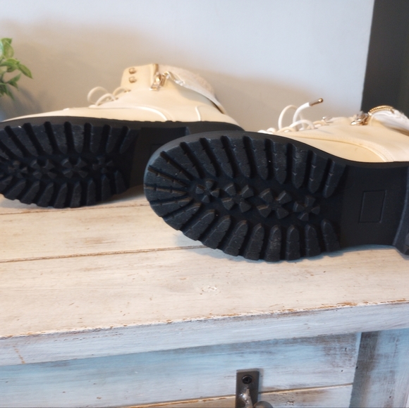 Fur Trim Beige Combat Boots Women's Size 11 Zip Up Flat Boxer Boot Y2K Gorpcore - Picture 7 of 9